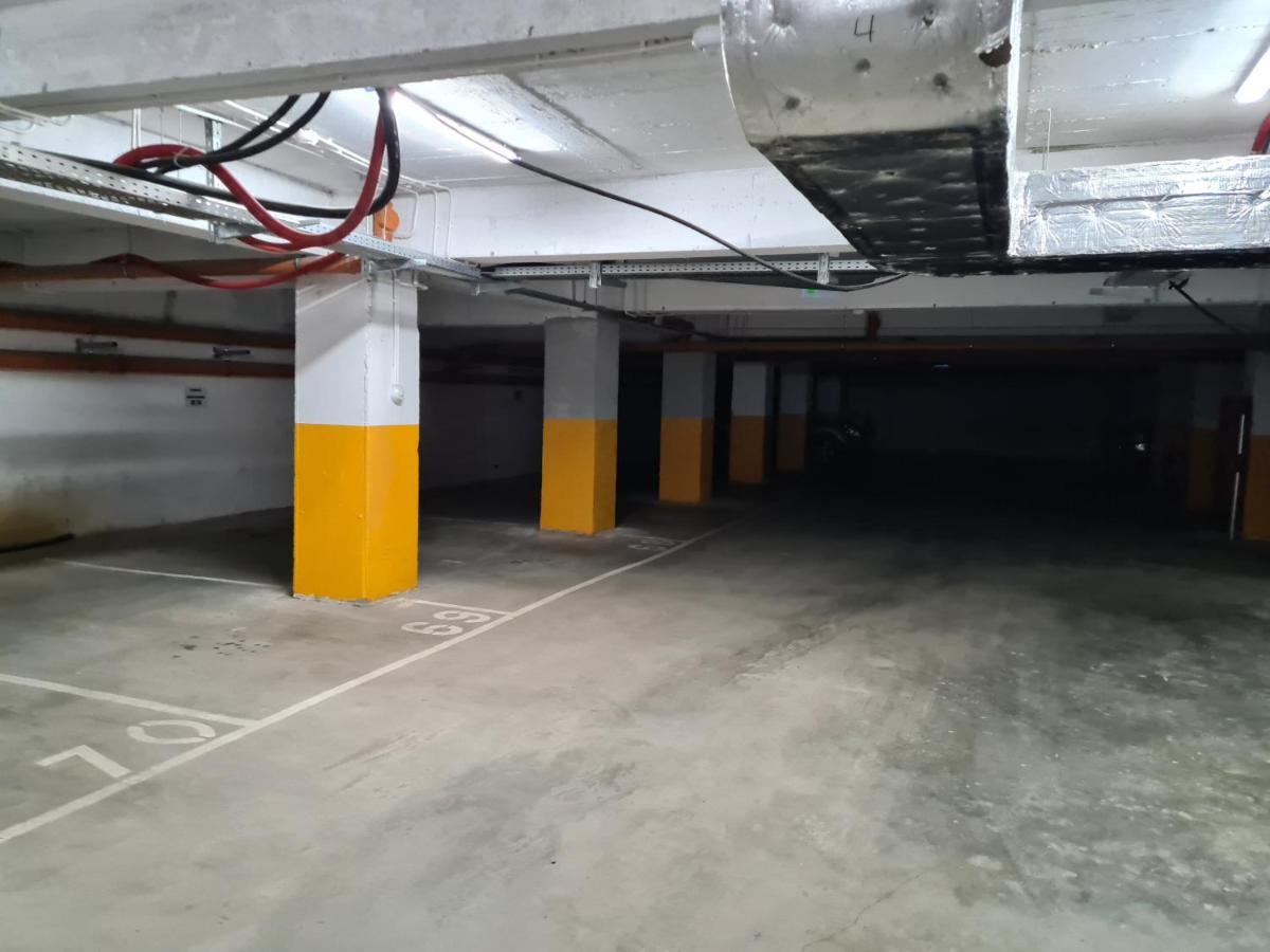 Ultracentral 5* Boutique Hotel Style Apartment. Brand New. 2 Rooms. Spacious. Free Parking Cluj-Napoca Esterno foto