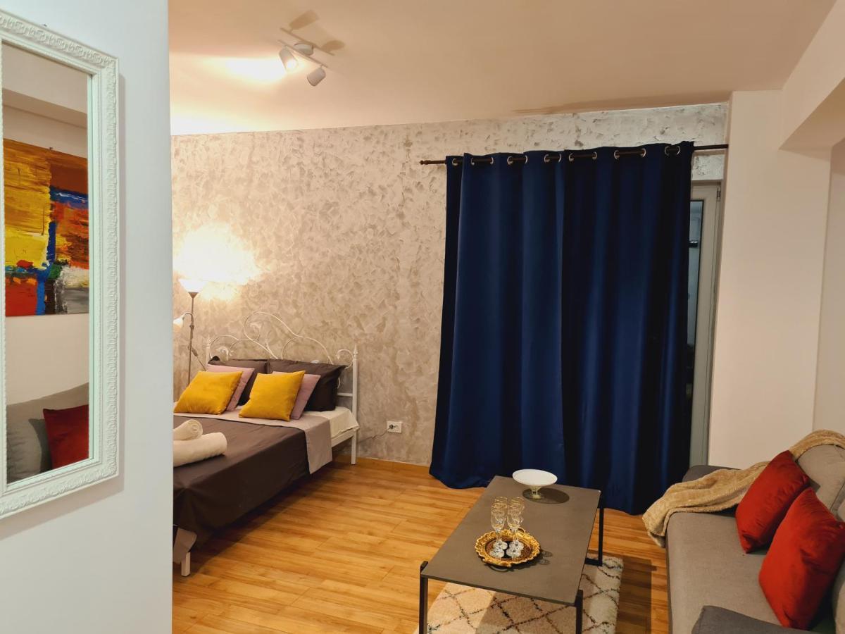 Ultracentral 5* Boutique Hotel Style Apartment. Brand New. 2 Rooms. Spacious. Free Parking Cluj-Napoca Esterno foto