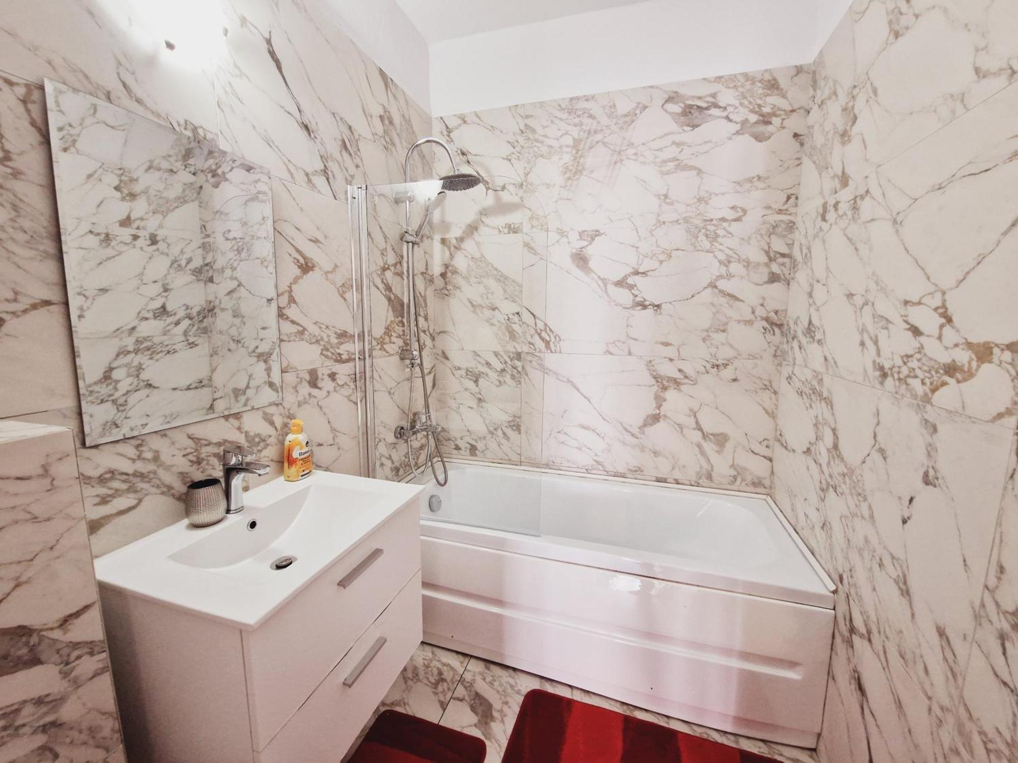 Ultracentral 5* Boutique Hotel Style Apartment. Brand New. 2 Rooms. Spacious. Free Parking Cluj-Napoca Esterno foto