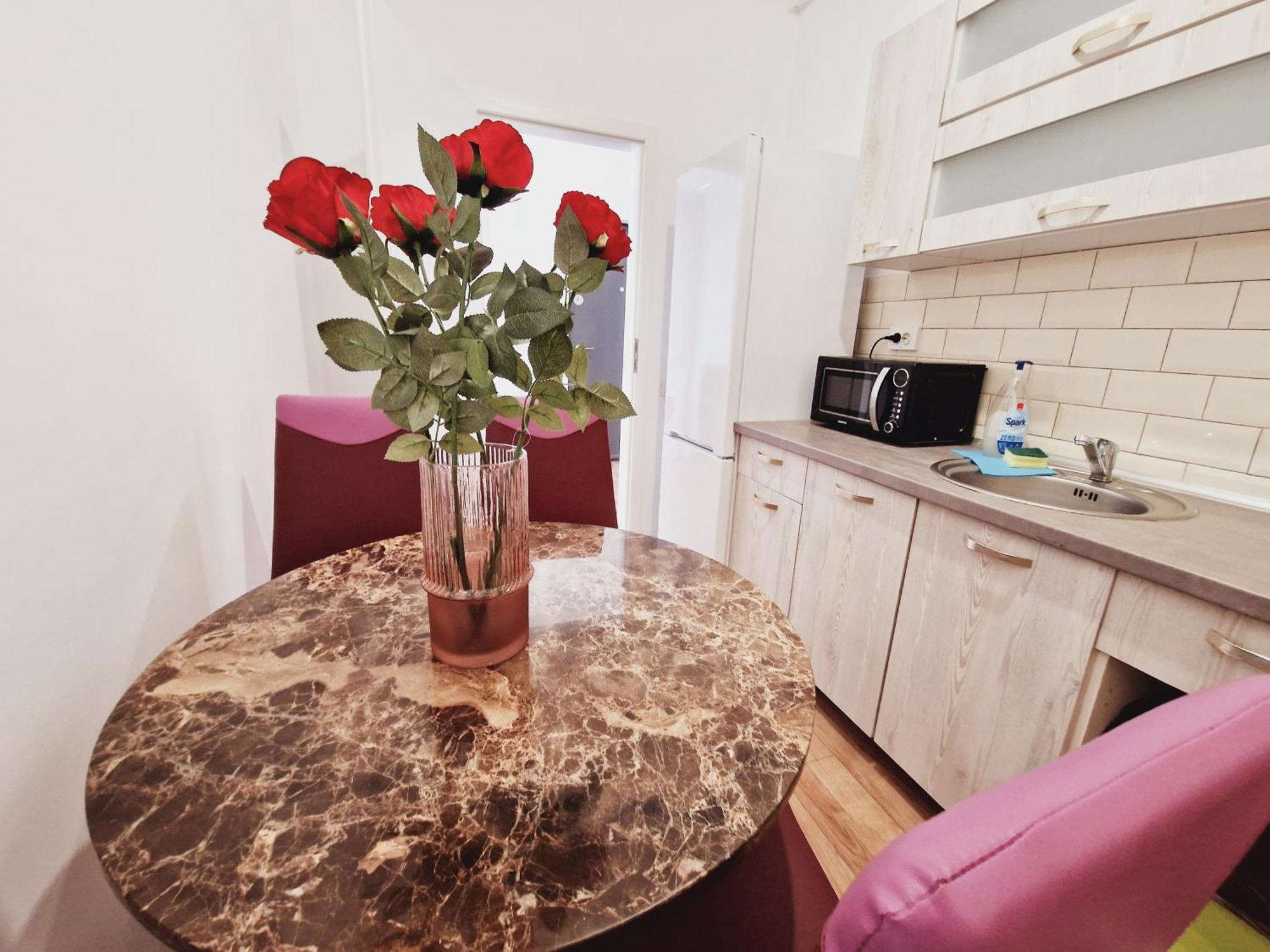 Ultracentral 5* Boutique Hotel Style Apartment. Brand New. 2 Rooms. Spacious. Free Parking Cluj-Napoca Esterno foto